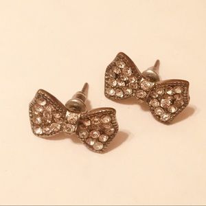 Silver bow earrings